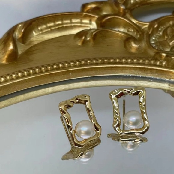 Genuine Fresh Water Pearl Pink Luster Earrings Elegant Gold Frame Earrings - Picture 5 of 8